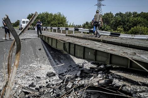 Ukraine đang kiệt quệ vì cuộc chiến miền đông