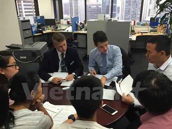 Đại sứ Việt Nam ở Australia trấn an du học sinh về vụ lừa đảo vé