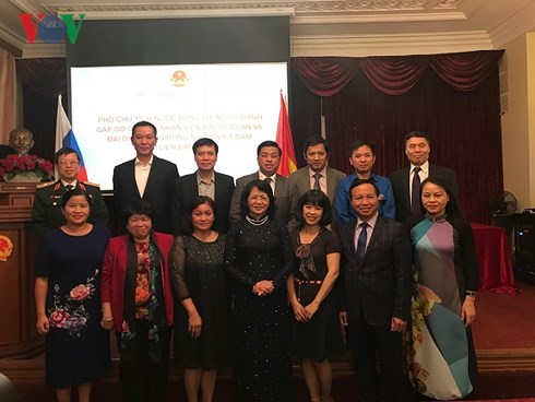 Phó CTN Đặng Thị Ngọc Thịnh gặp gỡ cộng đồng người Việt tại Nga