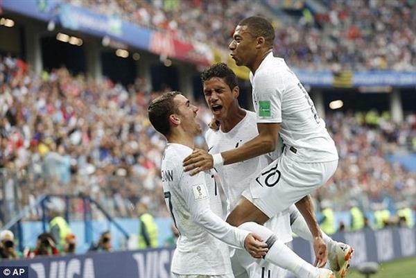 Uruguay không Cavani vô hại, Pháp dễ dàng vào bán kết World Cup