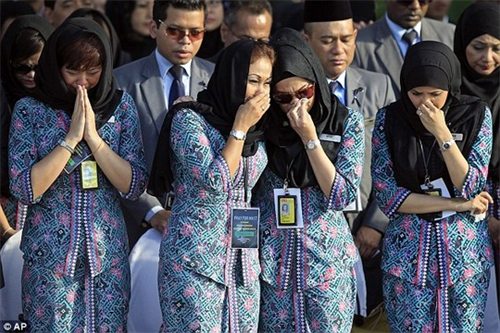 Gần 200 tiếp viên Malaysia Airlines xin nghỉ việc sau thảm kịch kép
