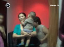Moskva: Mang con nhỏ đi dự tiệc, người nhập cư bị phạt hành chính