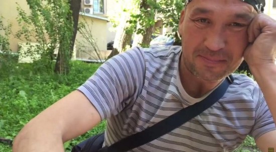 Nga: Người đàn ông vô gia cư trở thành blogger nổi tiếng