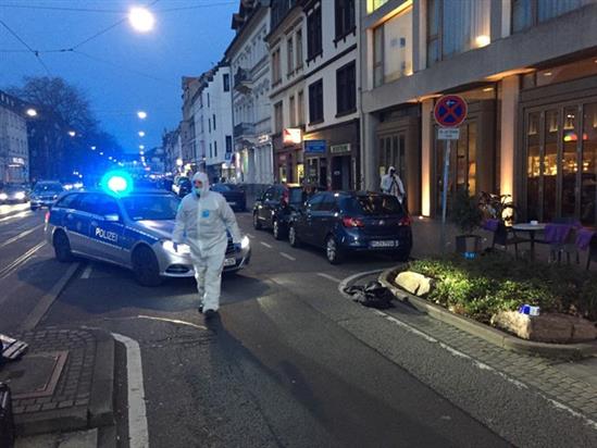 Đức: Ôtô đâm người đi bộ, tài xế bị bắn hạ