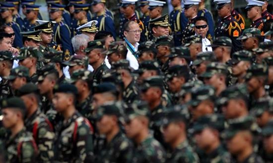 Philippines thêm 1,77 tỉ USD mua vũ khí đối phó Trung Quốc