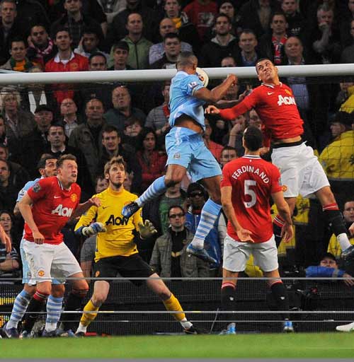 Man City hạ MU: Phần thưởng xứng đáng