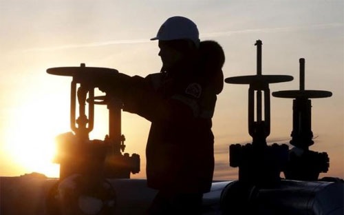Iran ủng hộ thỏa thuận Nga-OPEC, giá dầu tăng mạnh