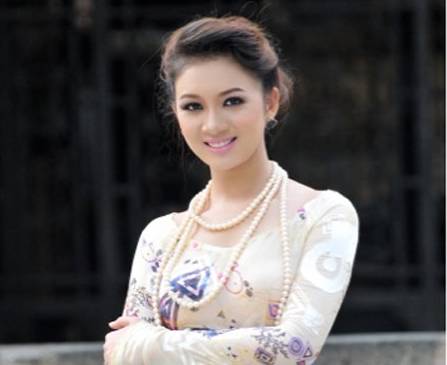 Hoa hậu Bích Trâm có bầu 3 tháng, chuẩn bị cưới đại gia 50 tuổi?