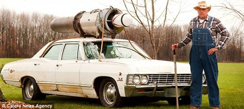 Người đàn ông mù chế tạo xe hơi thể thao