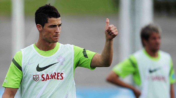 Ronaldo bất ngờ bị kiểm tra doping