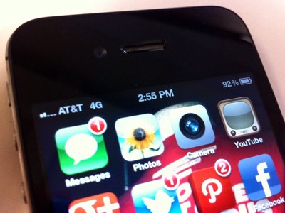 Cuộc đối đầu giữa iPhone và Galaxy S III