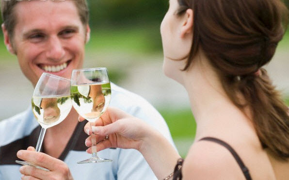 Tại sao phụ nữ xinh đẹp vẫn bị bỏ rơi?