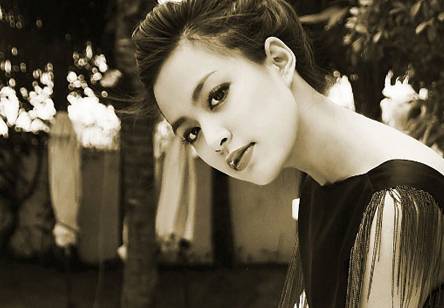 Lộ băng sex: Sao được và mất gì?