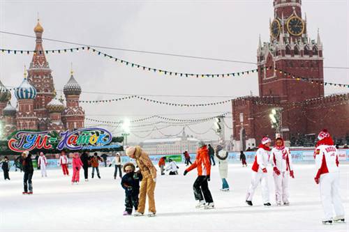 Vui chơi trên 1500 sân trượt băng nhân tạo ở Moskva