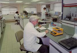 Khoa học Nga hay Australia tốt hơn?