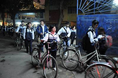 Hà Nội: Kiến nghị điều chỉnh giờ tan học chiều