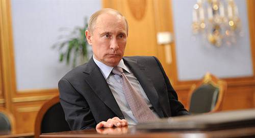 V.Putin trở lại Điện Kremlin trong 30 tiếng đại bác chào mừng