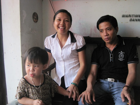 Hạnh phúc của chàng giám đốc tật nguyền với vợ hoa khôi