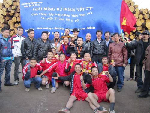 Tin ảnh: Giải bóng đá Đoàn kết ( Moskva) 2011- điểm kết nối công nhân Việt