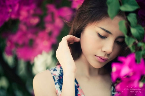 Ca sĩ trẻ phản ứng trước lệnh cấm diễn 2 năm vì ăn mặc phản cảm