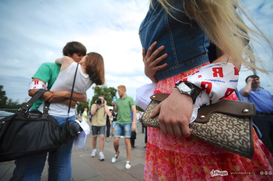 6-7: Nga kỷ niệm Ngày nụ hôn quốc tế