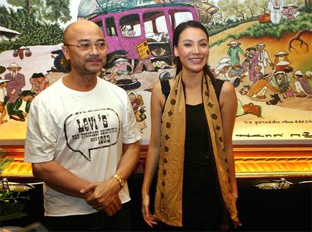 Phơi bày các 'thủ đoạn' của chân dài Việt