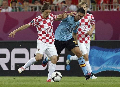 Real – Modric: Trâu chậm uống nước đục