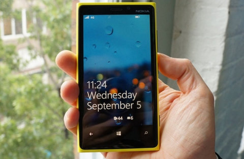 Lý do Nokia Lumia 920 không có khe cắm thẻ nhớ