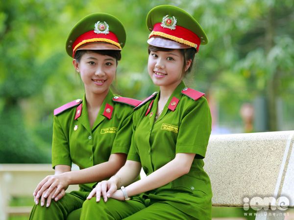 Nữ sinh học viên Cảnh sát nhân dân xinh đẹp, xì tin