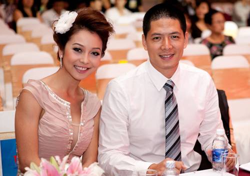 Ngắm những bộ váy dạ hội quyến rũ của Jennifer Phạm