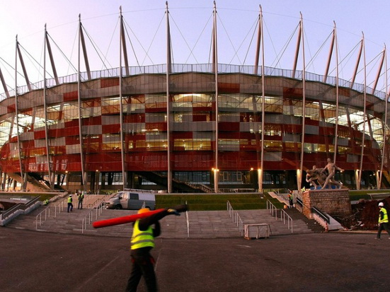 Warsaw trước ngày khai mạc EURO 2012: EURO còn hơi “lạnh”