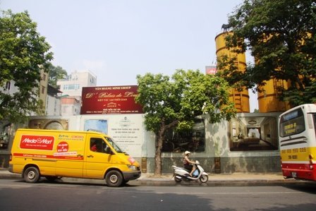 'Xén công viên làm bãi xe': Rà soát lại!