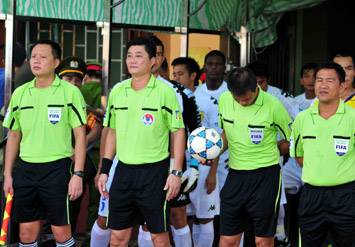 Lùm xùm vụ các trọng tài Super League tố VPF nợ lương: Chỉ là nhầm lẫn về thủ tục thanh toán?