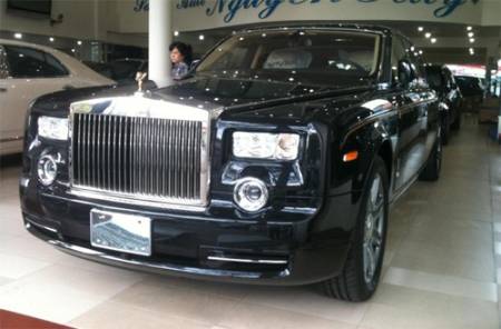 Xế “độc” Rolls-Royce Phantom cho năm Rồng về Việt Nam