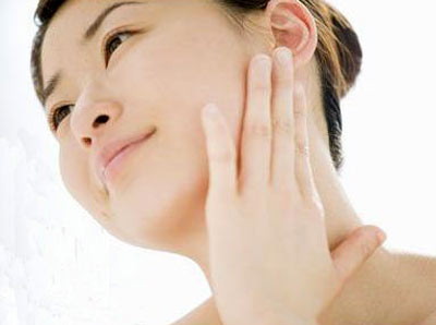 Lật tẩy làn da đầy mụn trứng cá