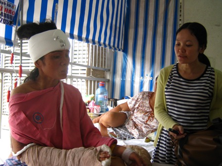 Xe chở hơn 40 du khách Việt Nam gặp nạn tại Campuchia