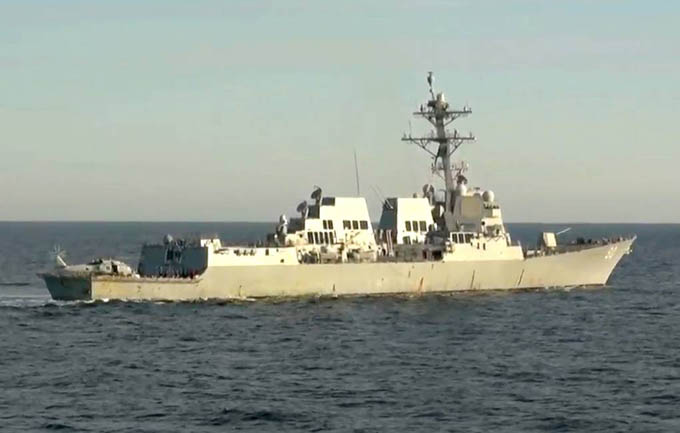 Nga: Triệu tùy viên quân sự Mỹ về sự cố tàu khu trục Mỹ tiếp cận lãnh hải Nga