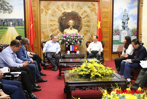 Đồng chí Bí thư Tỉnh ủy Trịnh Văn Chiến tiếp và làm việc với Đoàn công tác Hiệp hội các bệnh viện điều trị phục hồi chức năng Liên bang Nga