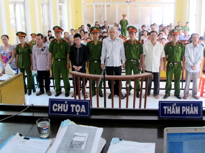 'Quan' đánh cờ tiền tỉ lại khóc nức nở xin giảm án