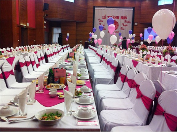 Hà Nội sẽ bình xét cán bộ qua đám cưới