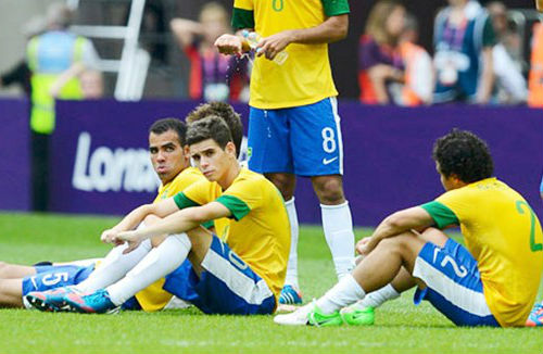 Bóng đá Brazil thời suy thoái: Đãi vàng giữa hoang mạc