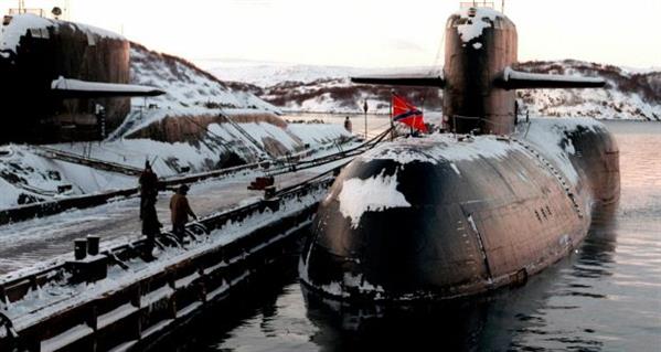 Các thủy thủ Nga chấp nhận hy sinh để cứu tàu lặn và nhân viên dân sự