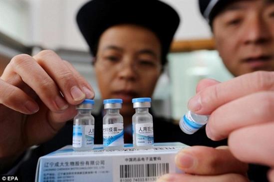 Trung Quốc chấn động khi hàng triệu trẻ em bị tiêm vắc-xin hết hạn