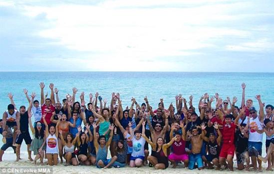 Đã tìm thấy sếp lớn của năm: Chi gần 12 tỷ cho nhân viên đi quậy tưng bừng ở Maldives