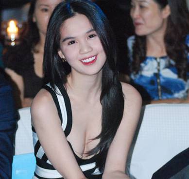 Sexy quá đà, sao Việt liên tục hở trên lộ dưới