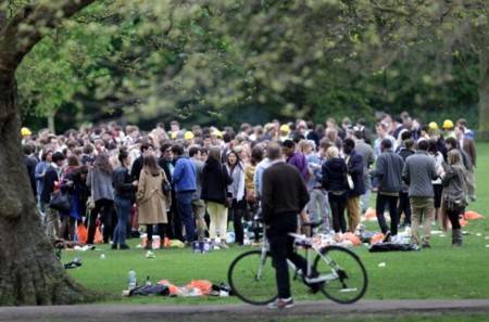 Choáng với màn “thác loạn” của sinh viên Cambridge