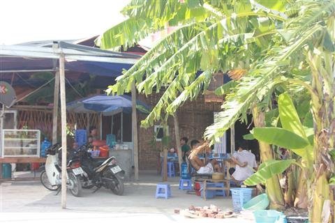 Hà Nội: Cả nhà bị nã súng khi đang ăn cơm