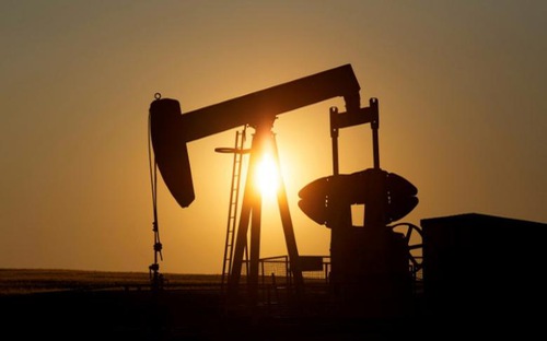 Giá dầu thế giới sụt mạnh sau quyết định của ông Trump