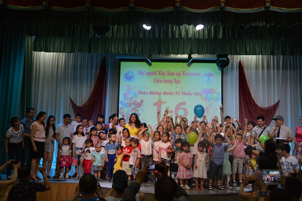 Tin ảnh: Chương trình văn nghệ kỷ niệm ngày Quốc tế thiếu nhi của Cộng đồng người Việt Nam ở TP Kazan