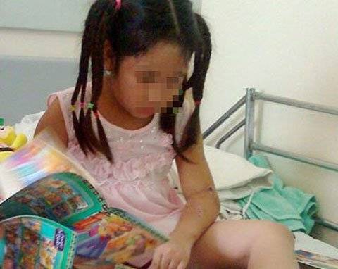 Cháu Bích vượt qua cú sốc, dự phiên xử Luyện